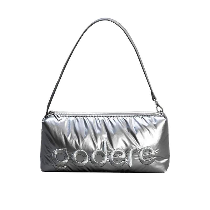 Por que uma bolsa quadrada bordada é a combinação perfeita de arte e função?